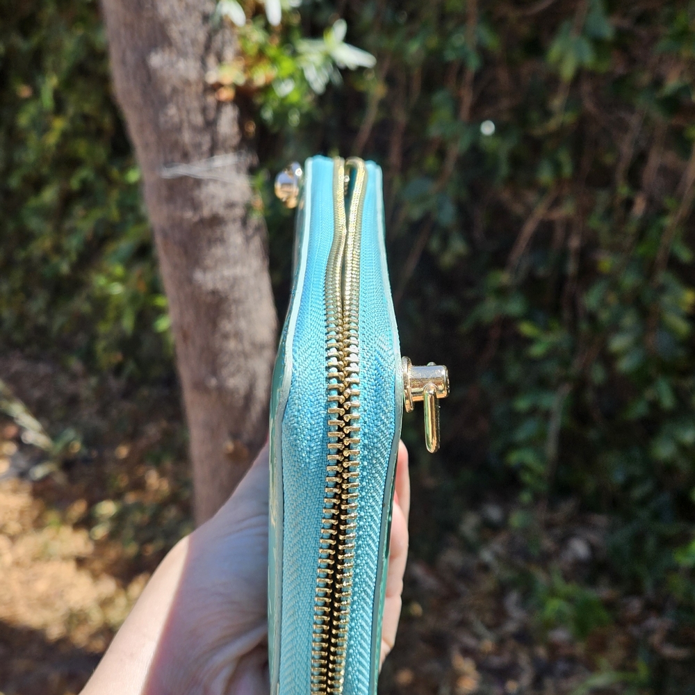 Zippy Turquoise Wallet - Picture 5 of 11
